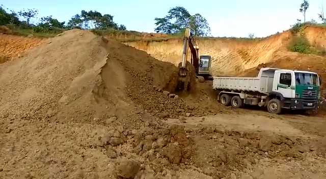 Camacã: Prefeitura começa a recuperar estradas vicinais